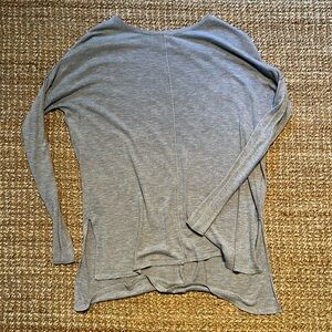 H&M grey long sleeve sweater. Lightweight. Slits on the sides. Size XS